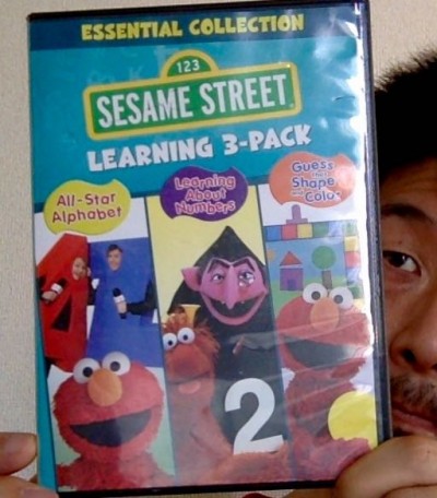 Sesame Street Learning 3 Packでアルファベット、数字、色や形を学べます。